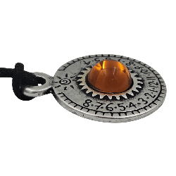 Sidabruotas pakabukas - saulės laikrodis „Saturnas“ su Bohemijos krištolu