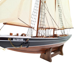 Burlaivio modelis Bluenose 78 cm – prabangi jūrinė dekoracija namams
