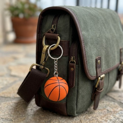 Krepšinio kamuolio formos raktų pakabukas – originali dovana krepšininkui