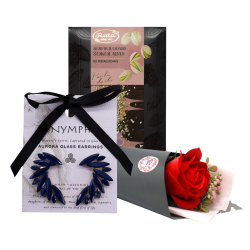 „Prabangus dėmesys“ - auskarų, muilo rožės ir šokolado rinkinys